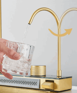 Dizajnový kuchynský set s displejom – Rantavii